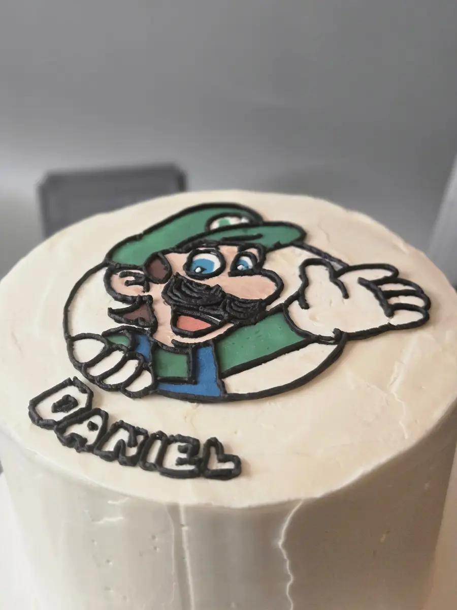 Bento Cake Geek - Luigi - Super Mario - Bolos de aniversário no Porto | Bento Cakes, Cake Design, Bolachas Decoradas | Porto | Sahri Dessert Art