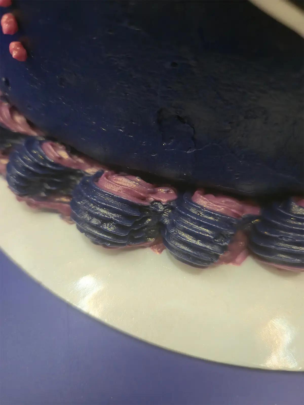 Bolo de Aniversário Geek Personalizado - Lunala & Solgaleo - Pokémon - Bolos de aniversário no Porto | Bento Cakes, Cake Design, Bolachas Decoradas | Porto | Sahri Dessert Art