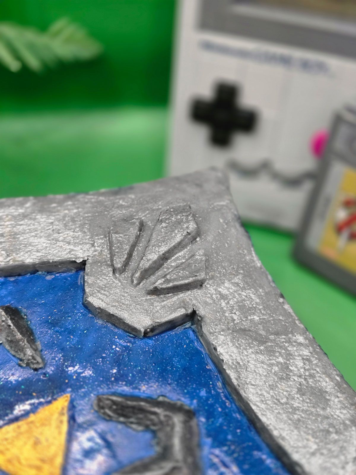 Bolo de Aniversário Geek - Legend of Zelda: Hylian Shield - Bolos de aniversário no Porto | Bento Cakes, Cake Design, Bolachas Decoradas | Porto | Sahri Dessert Art