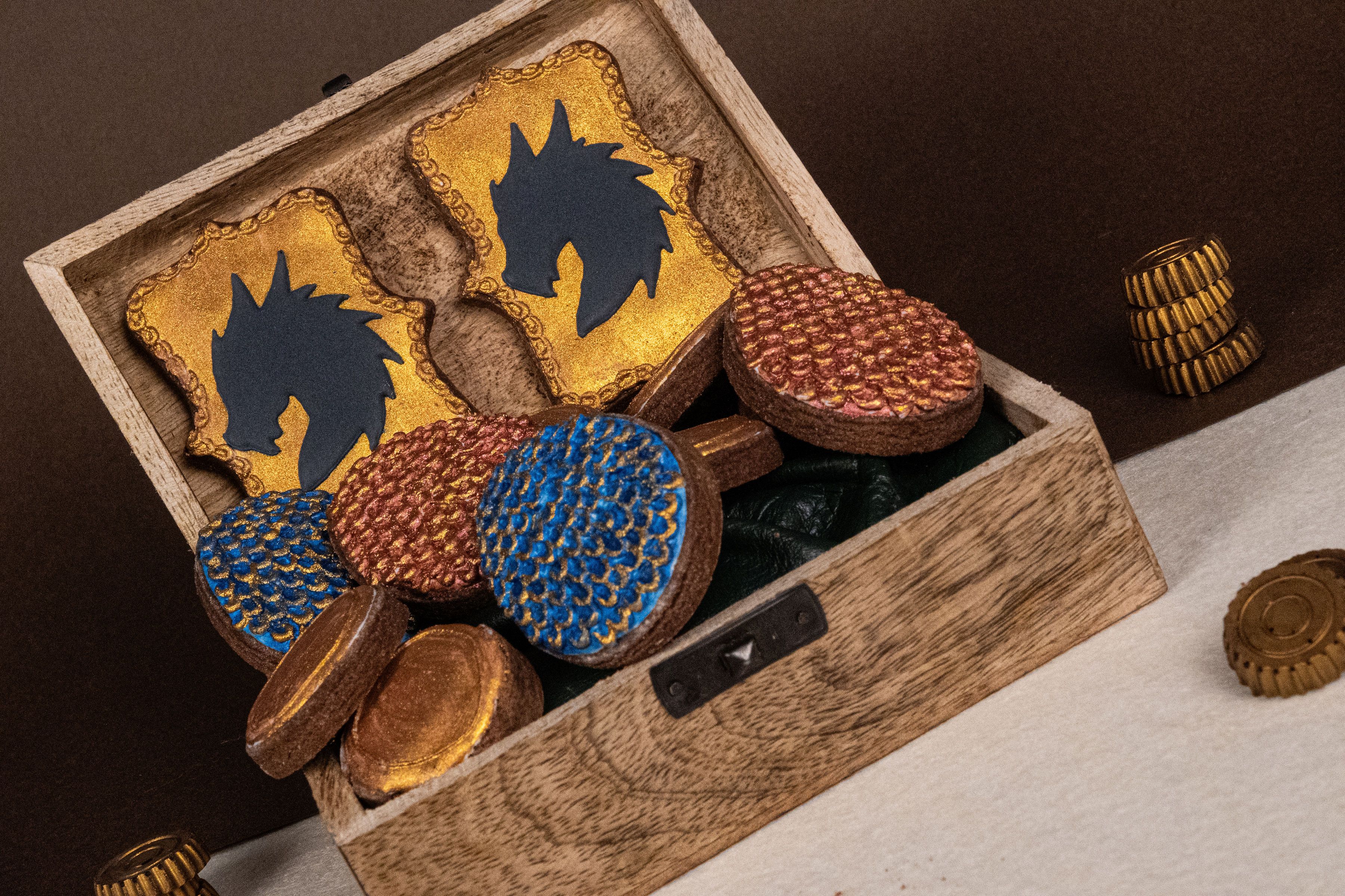 Bolachas Geek Personalizadas - Tema Dracónico - Bolos de aniversário no Porto | Bento Cakes, Cake Design, Bolachas Decoradas | Porto | Sahri Dessert Art