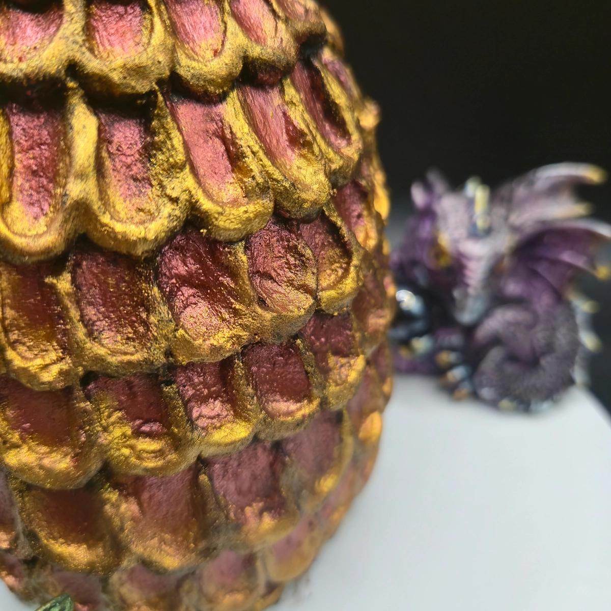 Bolo de aniversário geek personalizado - Ovo de Dragão - Bolos de aniversário no Porto | Bento Cakes, Cake Design, Bolachas Decoradas | Porto | Sahri Dessert Art