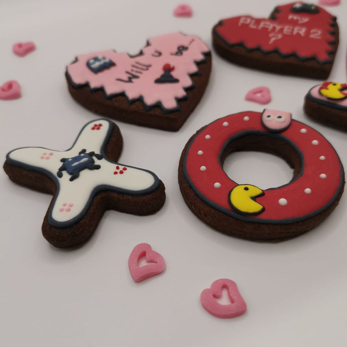 Bolachas Geek Personalizadas - Dia dos Namorados 2026 - Bolos de aniversário no Porto | Bento Cakes, Cake Design, Bolachas Decoradas | Porto | Sahri Dessert Art