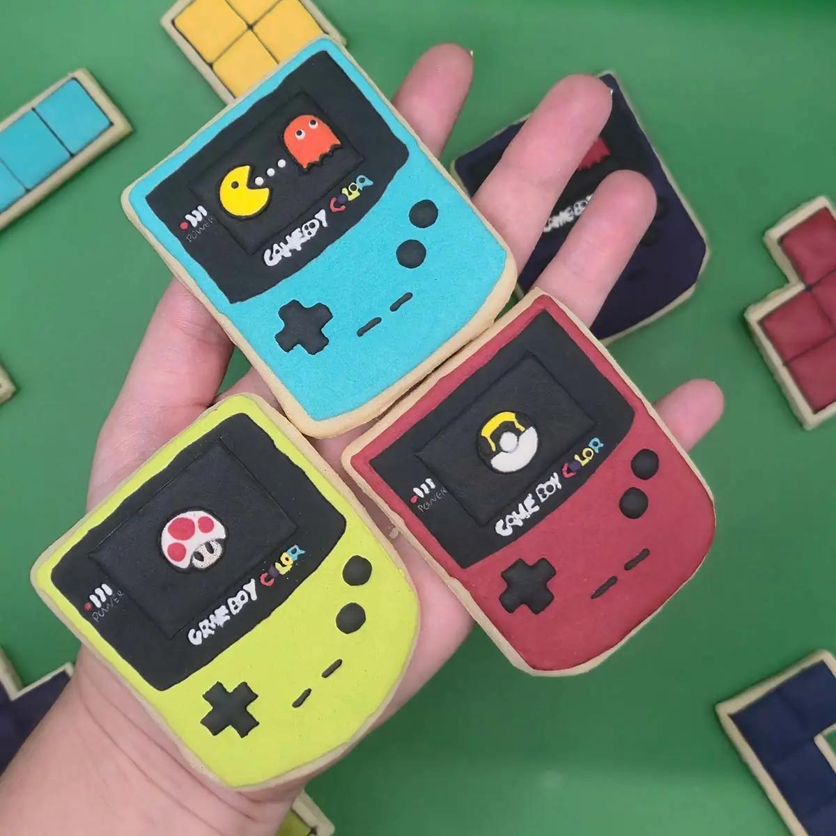 Bolachas Geek Personalizadas - Retro Gaming - Bolos de aniversário no Porto | Bento Cakes, Cake Design, Bolachas Decoradas | Porto | Sahri Dessert Art