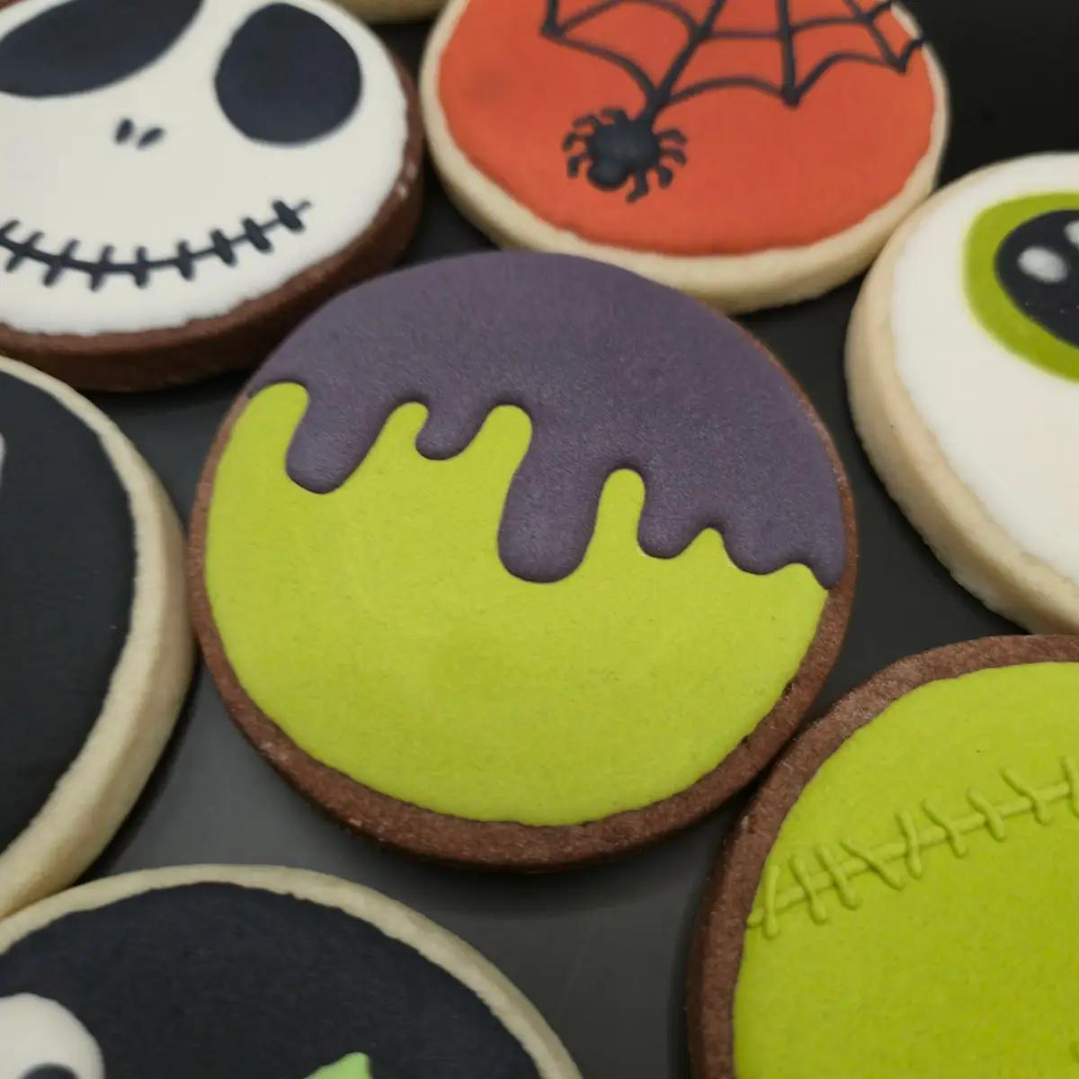 Bolachas Geek Personalizadas - Halloween - Variado - Bolos de aniversário no Porto | Bento Cakes, Cake Design, Bolachas Decoradas | Porto | Sahri Dessert Art