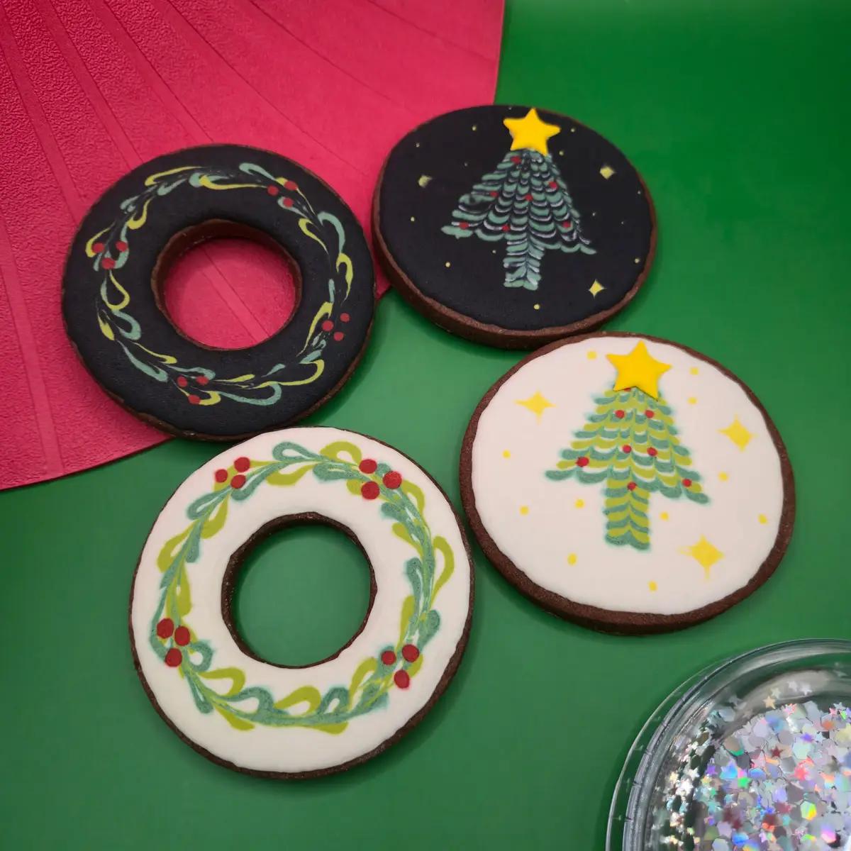 Bolachas Personalizadas - Árvore e Coroa de Natal - Bolos de aniversário no Porto | Bento Cakes, Cake Design, Bolachas Decoradas | Porto | Sahri Dessert Art