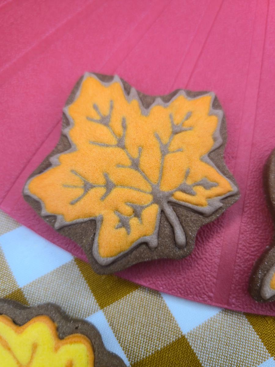 Bolachas Personalizadas - Outono - Bolos de aniversário no Porto | Bento Cakes, Cake Design, Bolachas Decoradas | Porto | Sahri Dessert Art