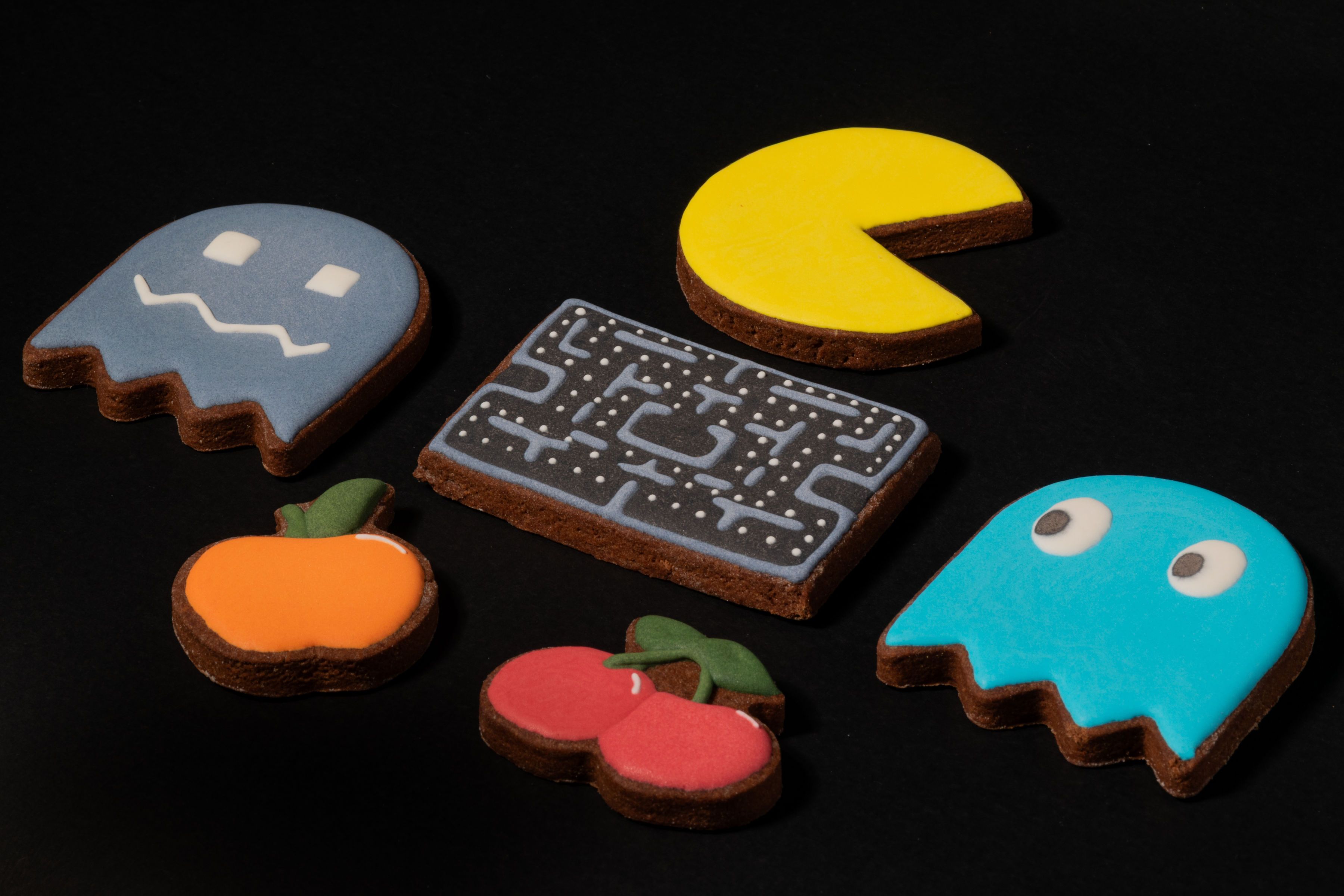 Bolachas Geek Personalizadas - Pacman - Bolos de aniversário no Porto | Bento Cakes, Cake Design, Bolachas Decoradas | Porto | Sahri Dessert Art
