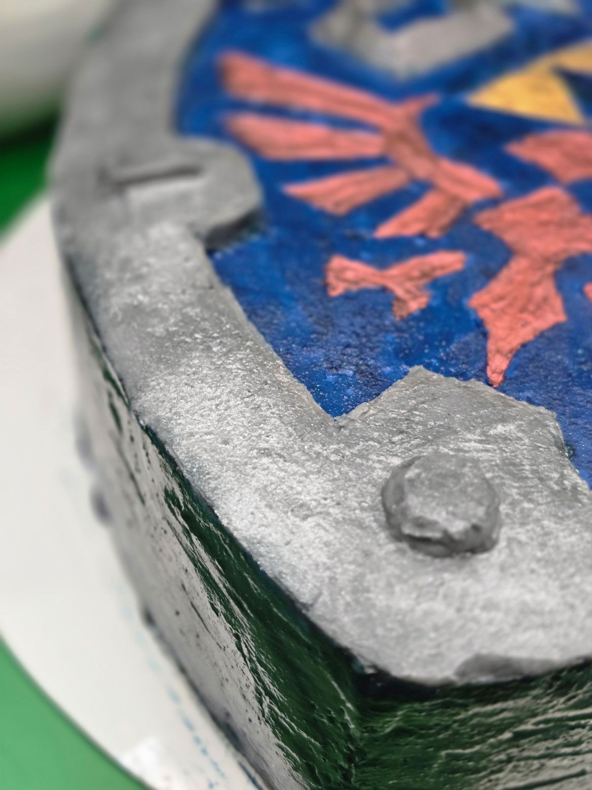 Bolo de Aniversário Geek - Legend of Zelda: Hylian Shield - Bolos de aniversário no Porto | Bento Cakes, Cake Design, Bolachas Decoradas | Porto | Sahri Dessert Art