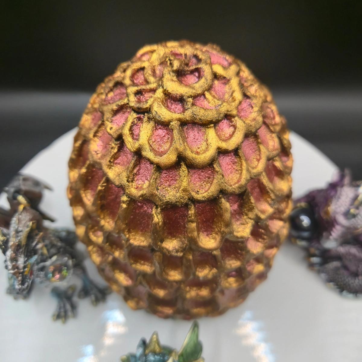 Bolo de aniversário geek personalizado - Ovo de Dragão - Bolos de aniversário no Porto | Bento Cakes, Cake Design, Bolachas Decoradas | Porto | Sahri Dessert Art