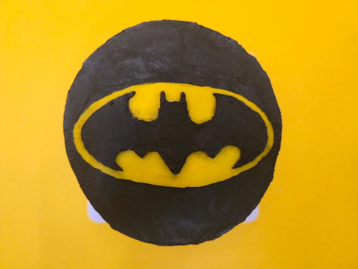Bento Cake Geek Personalizado - Batman - Bolos de aniversário no Porto | Bento Cakes, Cake Design, Bolachas Decoradas | Porto | Sahri Dessert Art