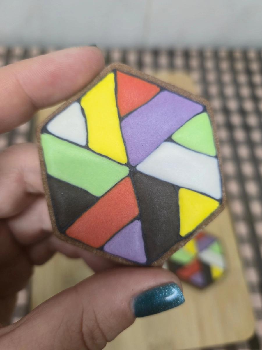 Bolachas Personalizadas - Design Geométrico - Bolos de aniversário no Porto | Bento Cakes, Cake Design, Bolachas Decoradas | Porto | Sahri Dessert Art