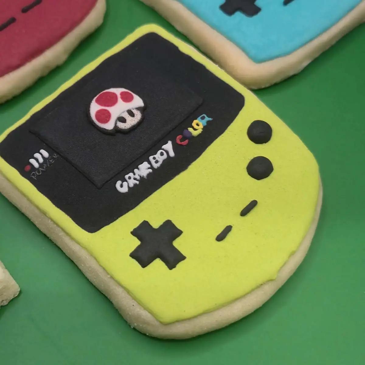 Bolachas Geek Personalizadas - Retro Gaming - Bolos de aniversário no Porto | Bento Cakes, Cake Design, Bolachas Decoradas | Porto | Sahri Dessert Art