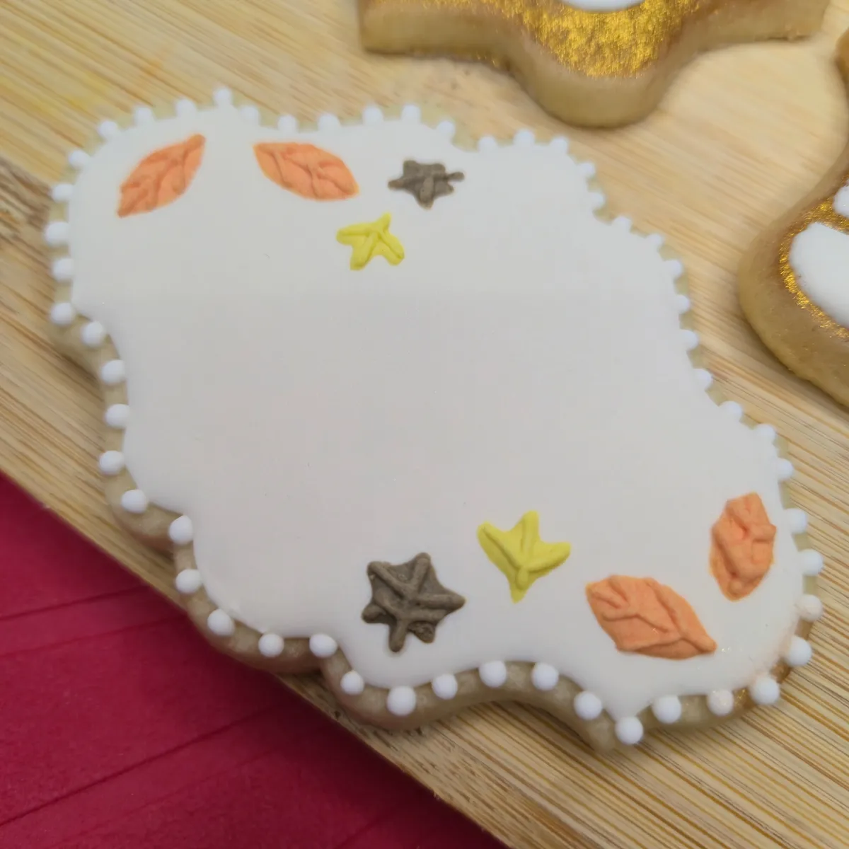 Bolachas personalizadas temáticas fantasia de Outono. - Bolos de aniversário no Porto | Bentô Cakes, Cake Design, Bolachas e Cupcakes | Porto | Sahri Dessert Art