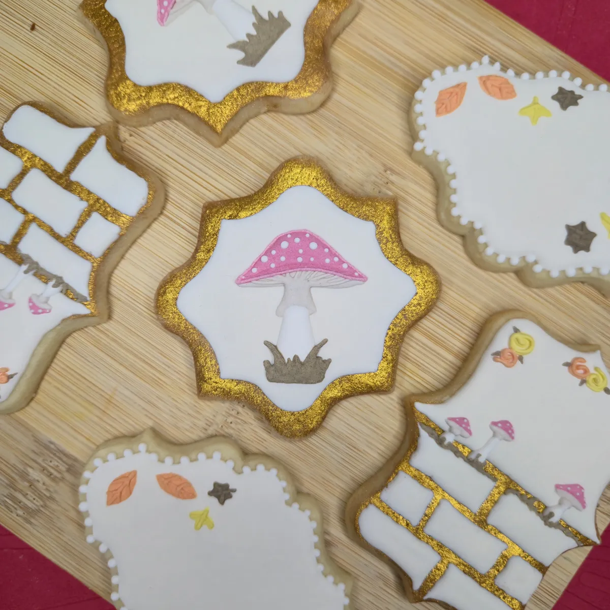 Bolachas personalizadas temáticas fantasia de Outono. - Bolos de aniversário no Porto | Bentô Cakes, Cake Design, Bolachas e Cupcakes | Porto | Sahri Dessert Art