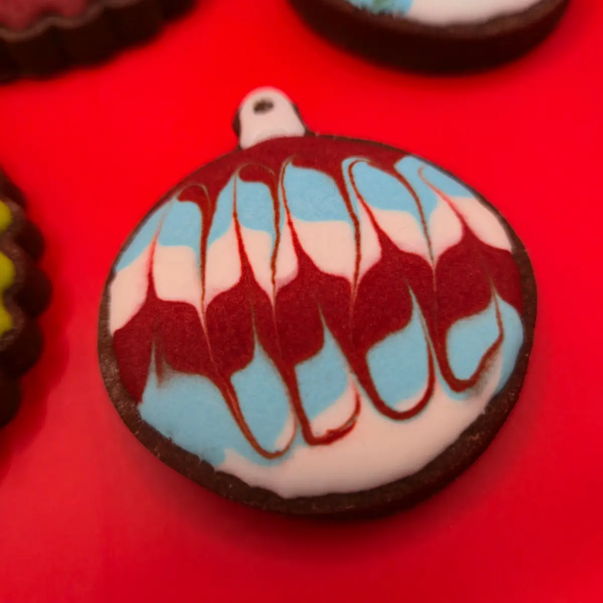 Bolachas decoradas personalizadas com motivos de Natal, com ornamentos de Natal. - Bolos de aniversário no Porto | Bentô Cakes, Cake Design, Bolachas e Cupcakes | Porto | Sahri Dessert Art