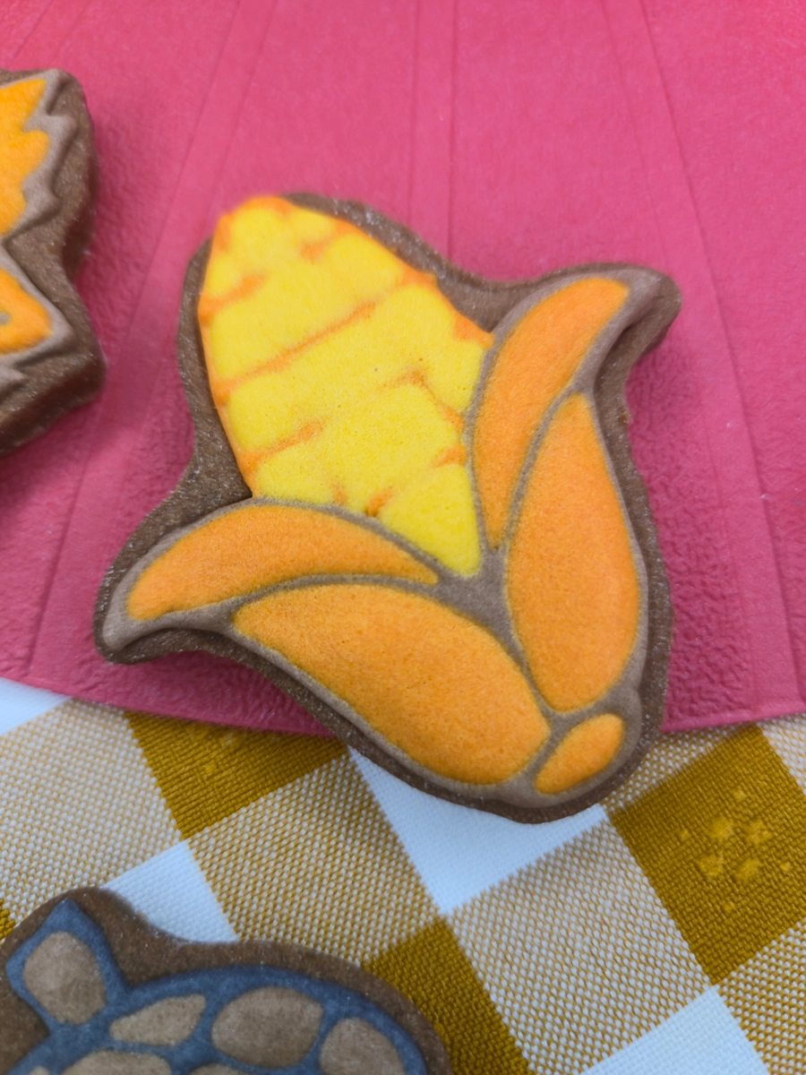 Bolachas personalizadas de manteiga com cacau decoradas com motivos de Outono. - Bolos de aniversário no Porto | Bento Cakes, Cake Design, Bolachas e Cupcakes | Porto | Sahri Dessert Art