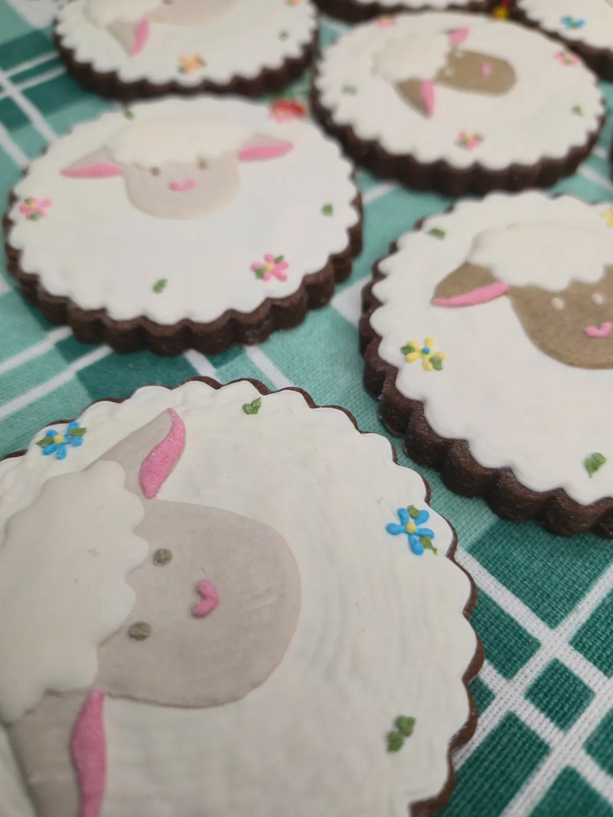 Bolachas personalizadas para despedida de solteira decoradas com ovelhas. - Bolos de aniversário no Porto | Bentô Cakes, Cake Design, Bolachas e Cupcakes | Porto | Sahri Dessert Art