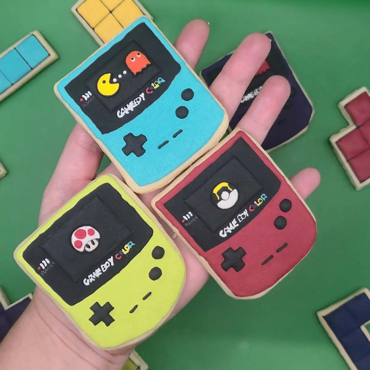 Bolachas decoradas personalizadas com Game Boy, Pacman, Super Mario e Tetris. - Bolos de aniversário no Porto | Bentô Cakes, Cake Design, Bolachas e Cupcakes | Porto | Sahri Dessert Art