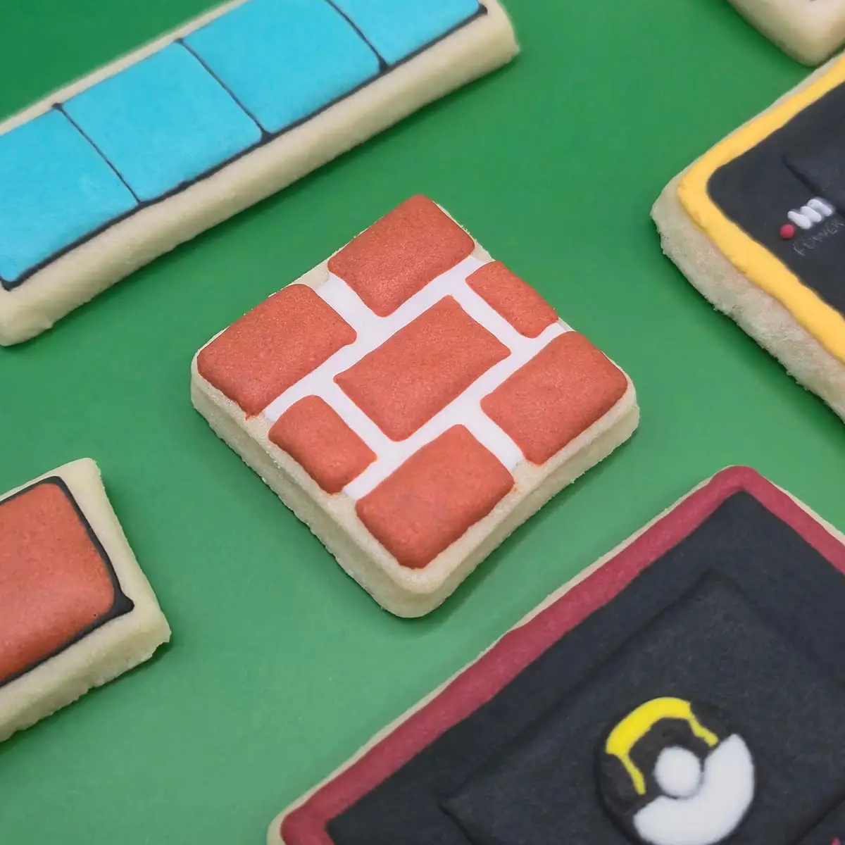 Bolachas decoradas personalizadas com Game Boy, Pacman, Super Mario e Tetris. - Bolos de aniversário no Porto | Bentô Cakes, Cake Design, Bolachas e Cupcakes | Porto | Sahri Dessert Art