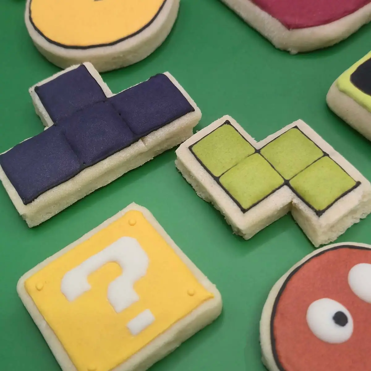 Bolachas decoradas personalizadas com Game Boy, Pacman, Super Mario e Tetris. - Bolos de aniversário no Porto | Bentô Cakes, Cake Design, Bolachas e Cupcakes | Porto | Sahri Dessert Art
