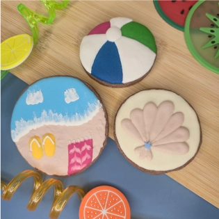 Bolachas de manteiga de cacau decoradas com glacê real para o Verão - Bolos de aniversário no Porto | Bento Cakes, Cake Design, Bolachas e Cupcakes | Porto | Sahri Dessert Art